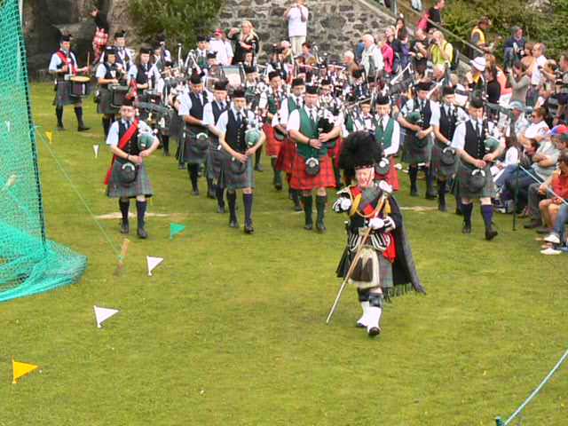 The Isle of Skye pipe band opens the proceddings